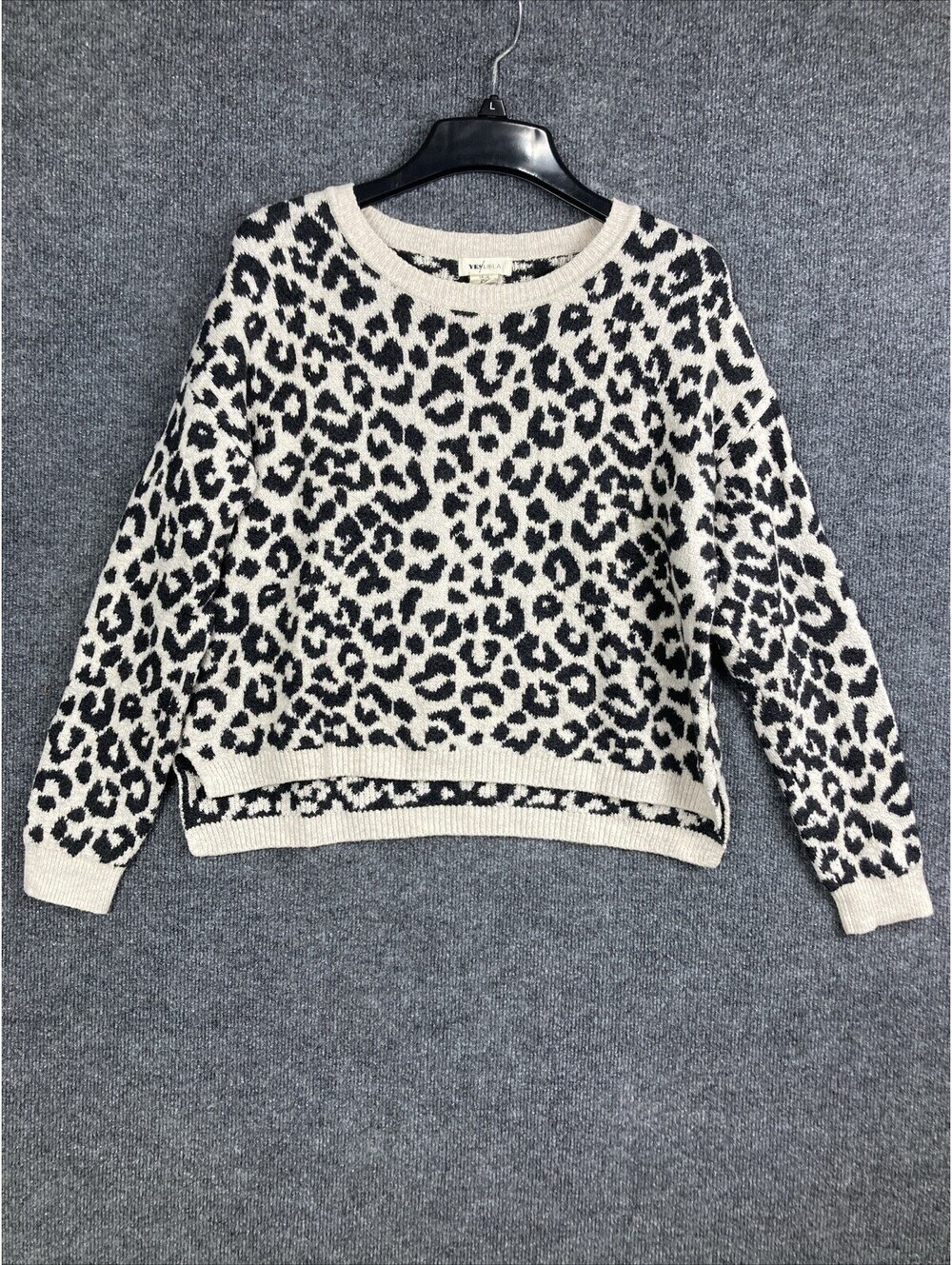 Yes Lola Womens Large Black & Cream Cheetah Print L/S Round Neck Sweater